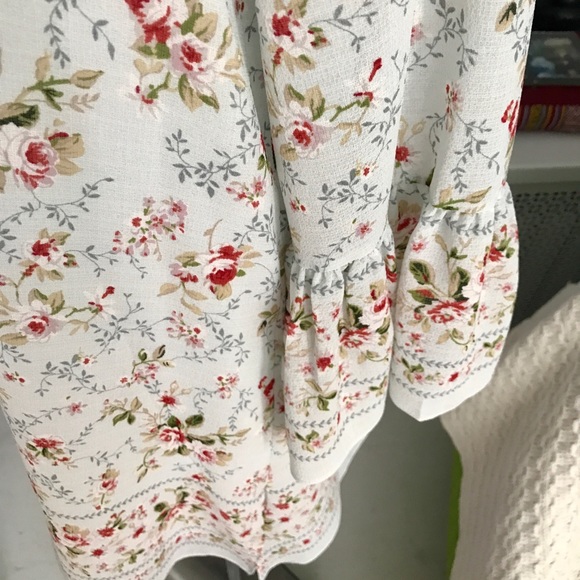 Floral Print Top - Picture 3 of 5